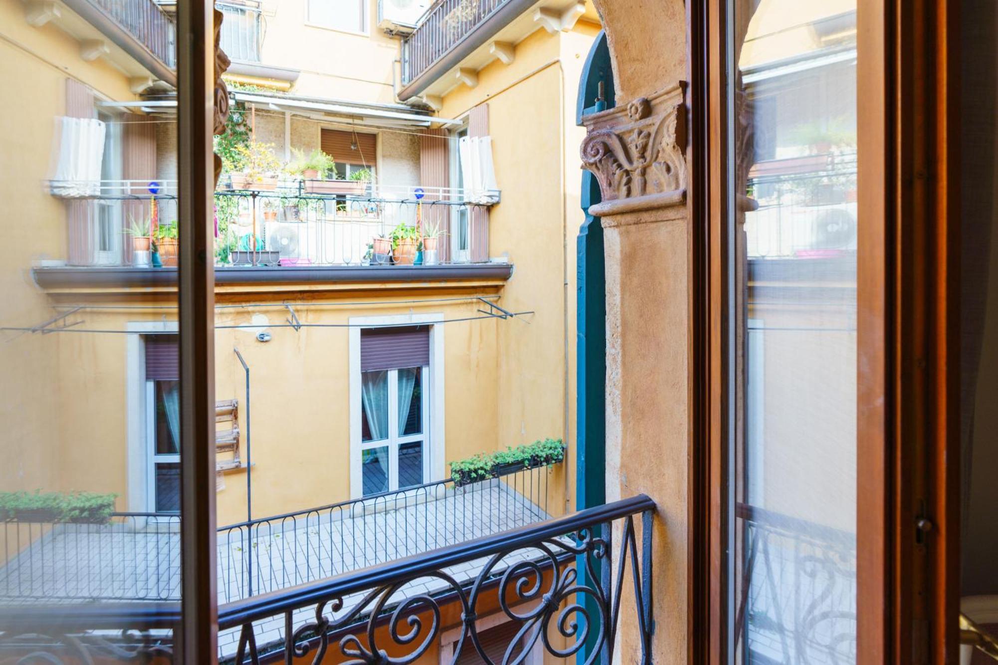 Residenza Cattaneo Apartment Verona Bagian luar foto